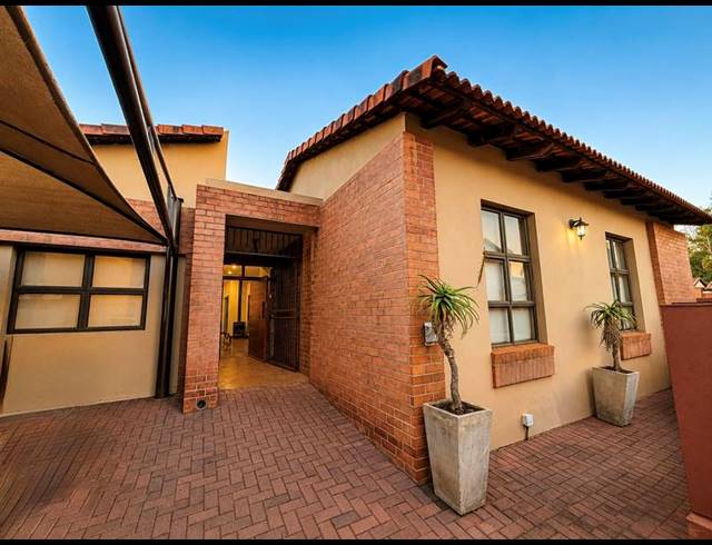 3 BEDROOM TOWNHOUSE FOR SALE IN EQUESTRIA